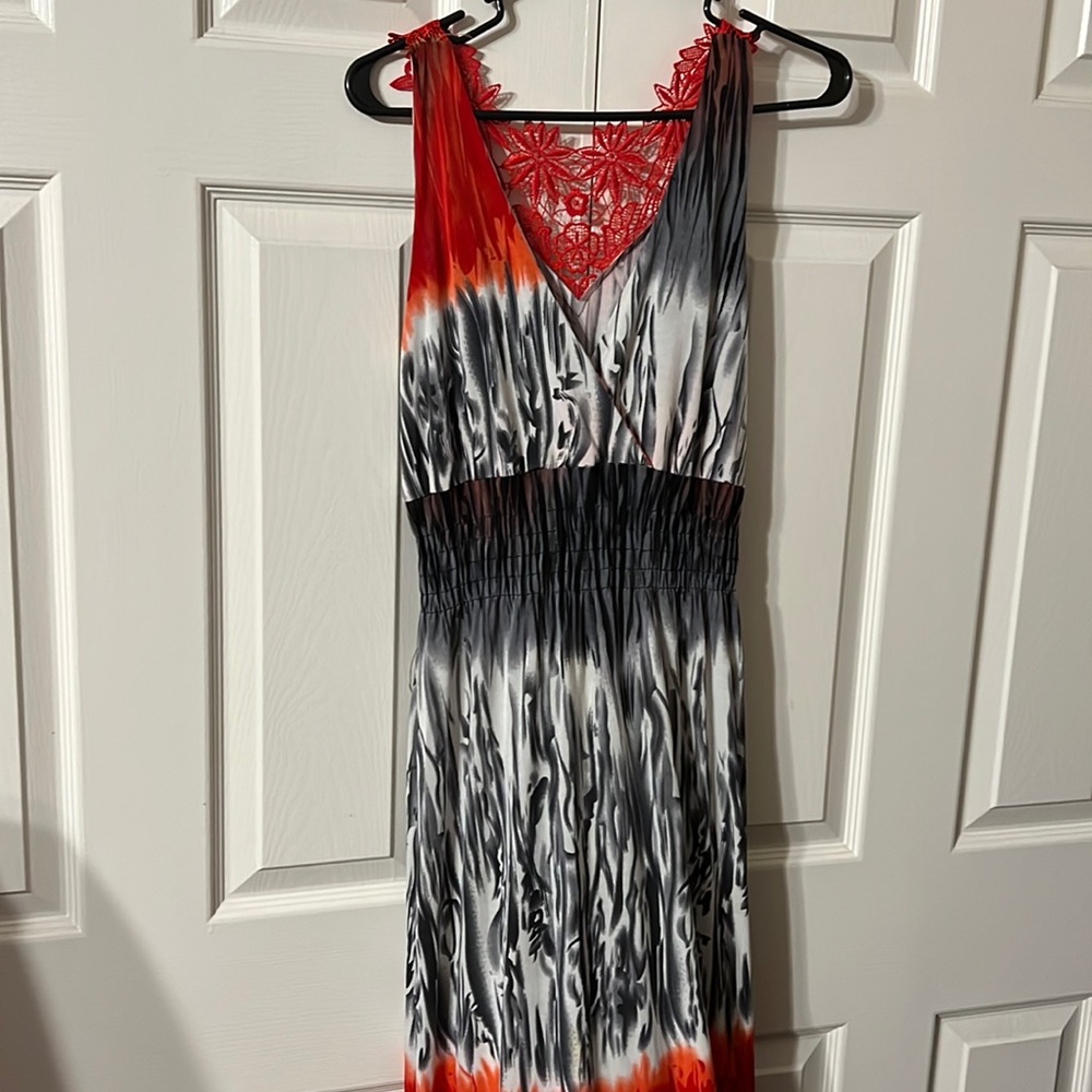 5 for $25💵 Ladies size medium maxi dress.